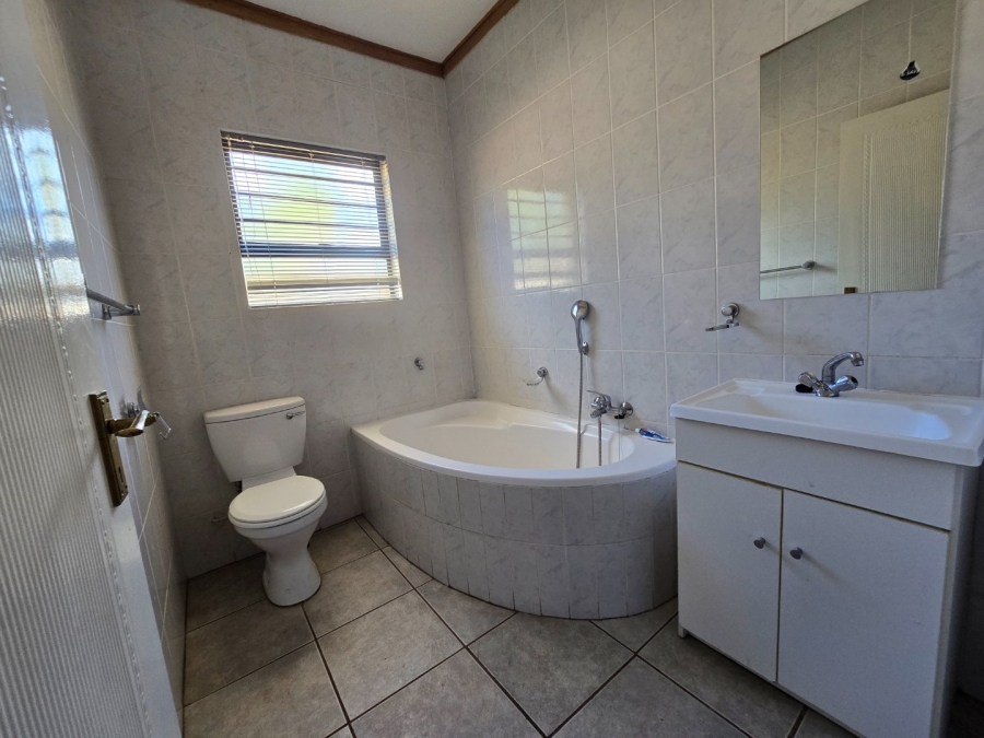 2 Bedroom Property for Sale in Langenhovenpark Free State